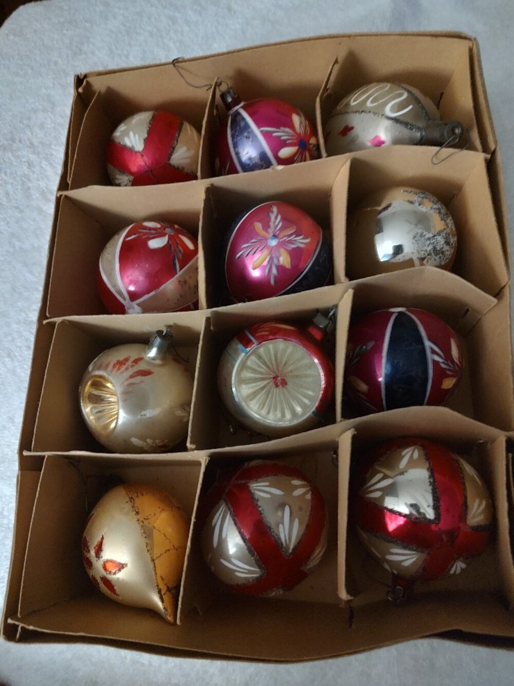 CHRISTMAS ORNAMENTS GLASS VINTAGE